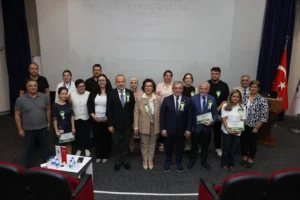 Dokuz Eylül Üniversitesi'nde 'Dünya Bize Emanet' temalı 7. Çevre Günleri Sempozyumu düzenlendi.