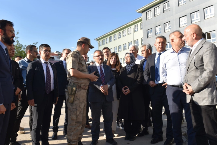 TBMM Komisyonu üyeleri Siverek'teki okul saldırısının nedenlerini araştırıyor