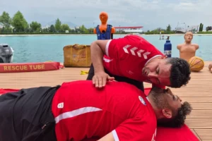 Kayseri Büyükşehir Belediyesi Spor A.Ş. personelinin cankurtaranlık ve denizcilik eğitimlerinden görüntüler.