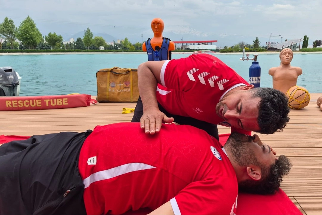 Kayseri Büyükşehir Belediyesi Spor A.Ş. personelinin cankurtaranlık ve denizcilik eğitimlerinden görüntüler.