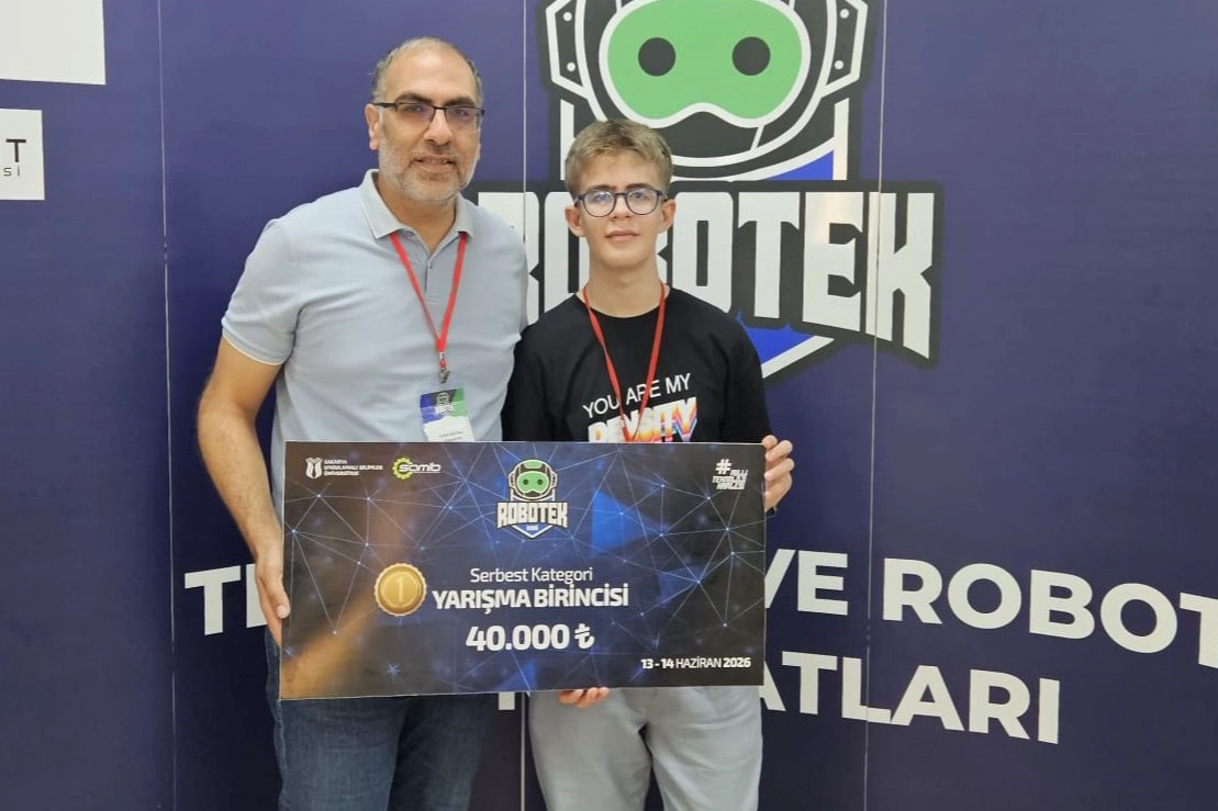 Sakarya Bilim ve Sanat Merkezi öğrencisi Mehmet Emin Erdoğan ROBOTEK Olimpiyatları'nda birinci oldu
