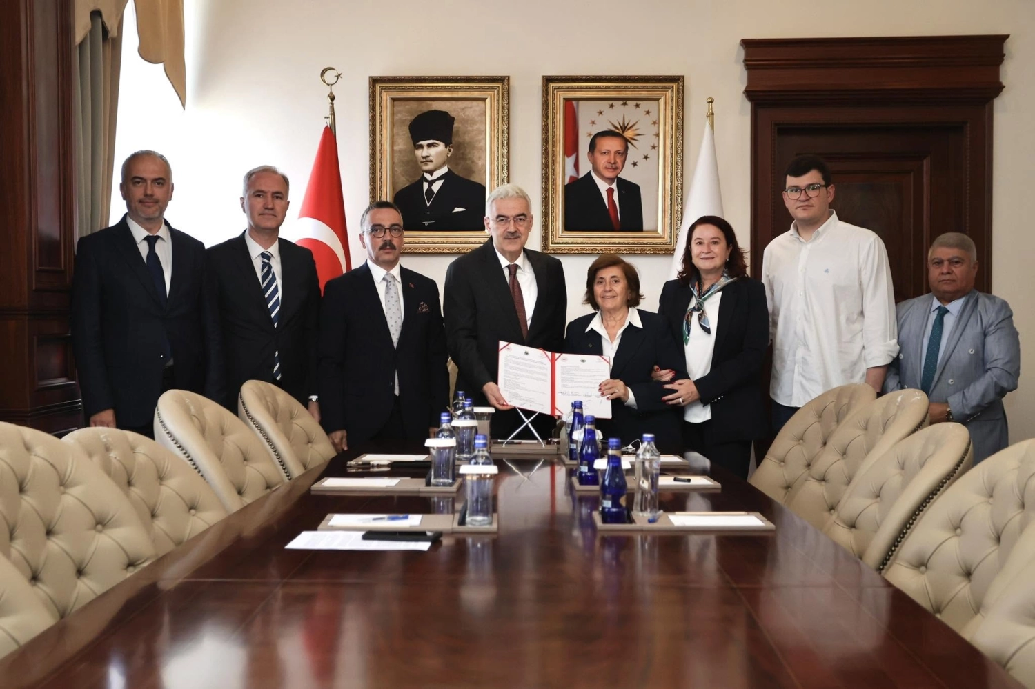 İnegöl'e inşa edilecek yeni 7 birimli Aile Sağlığı Merkezi tabelası
