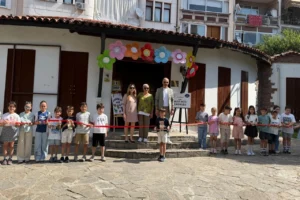 İzmit Hızır Reis İlkokulu öğrencilerinin Cumhuriyet Sanat Galerisi'nde açtığı resim sergisi.