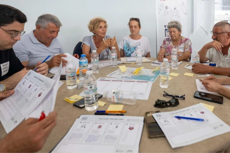 İzmir Yurttaş Meclisi ikinci dönem başvurularının başladığına dair görsel