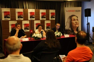 Nilüfer Belediyesi'nde Sennur Sezer anısına düzenlenen etkinlikte çalışma arkadaşları konuştu.