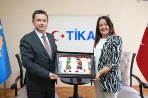 Osmangazi Belediye Başkanı Erkan Aydın, Kosova'daki temasları sırasında diplomatik görüşmeler gerçekleştirdi.