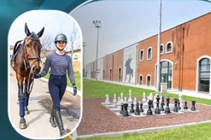 Kayseri Büyükşehir Belediyesi'nin düzenlediği özel binicilik derslerine katılanlar ata biniyor.