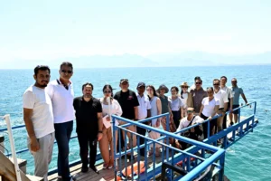 Kırgızistan heyeti, Issık Gölü için Mavi Bayrak hedefiyle Antalya'da Muratpaşa Belediyesi'nin plajlarını ziyaret etti.