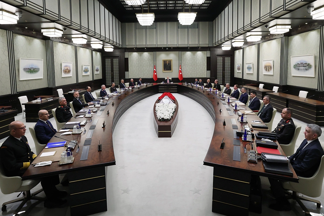 Milli Güvenlik Kurulu Beştepe'de toplanıyor, gündemdeki kritik başlıklar masada.