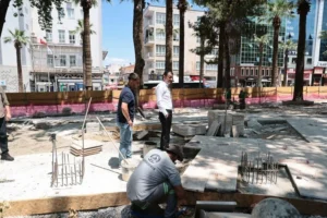 Denizli Candoğan Parkı yenileme çalışmaları devam ediyor, modern yaşam merkezi olma yolunda ilerliyor.