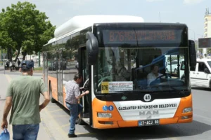 Gaziantep'te YKS sınavı günlerinde toplu taşıma araçları öğrencilere ücretsiz hizmet verecek.