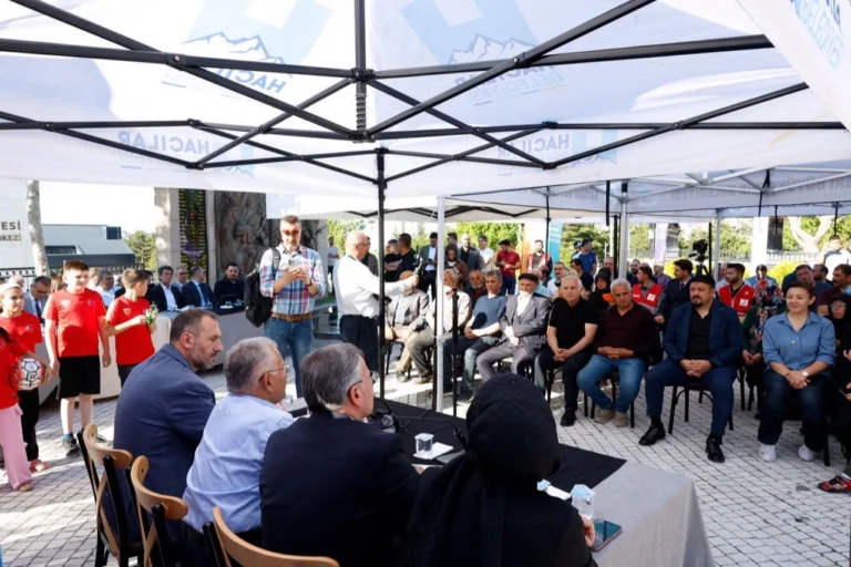 Kayseri Hacılar ilçesi, turizm potansiyeli ve altyapı yatırımlarıyla gelişiyor, Belediye Başkanı Dr. Memduh Büyükkılıç vatandaşlarla buluştu.