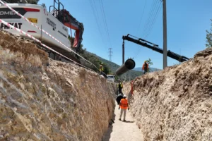 Antalya Kaş'ta içme suyu altyapısını güçlendiren ASAT ekipleri çalışma yapıyor