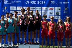 İzmirli triatletler Balkan Triatlon Şampiyonası'nda gümüş madalya kazanıyor