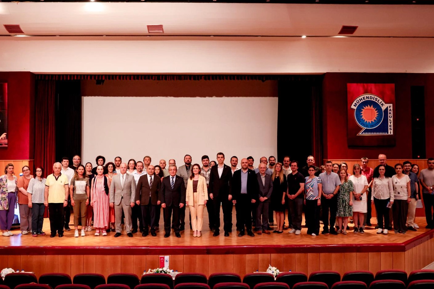 Dokuz Eylül Üniversitesi'nde akademik yayıncılık ve yapay zeka üzerine düzenlenen konferans