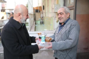 Kocasinan Belediyesi'nden ihtiyaç sahibi vatandaşlara sıcak yemek servisi