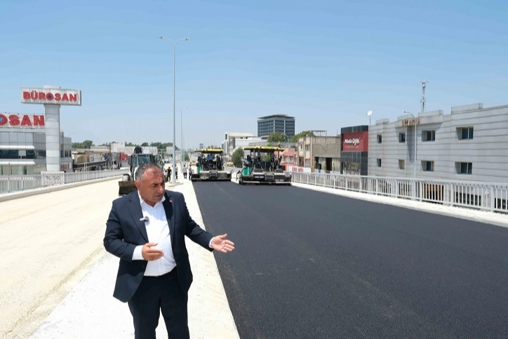 Adana D-400 Karayolu'nda inşa edilen yeni köprülü kavşak projesi