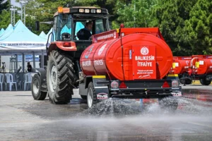 Balıkesir Büyükşehir Belediyesi tarafından kırsal mahalleler için hizmete alınan yeni yangın tankerleri