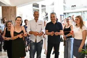 Muratpaşa Belediyesi Fikret Otyam Sergi Salonu'nda Fatoş Cehiz'in 'Sessiz Kalan Evler' sergisi açılışı
