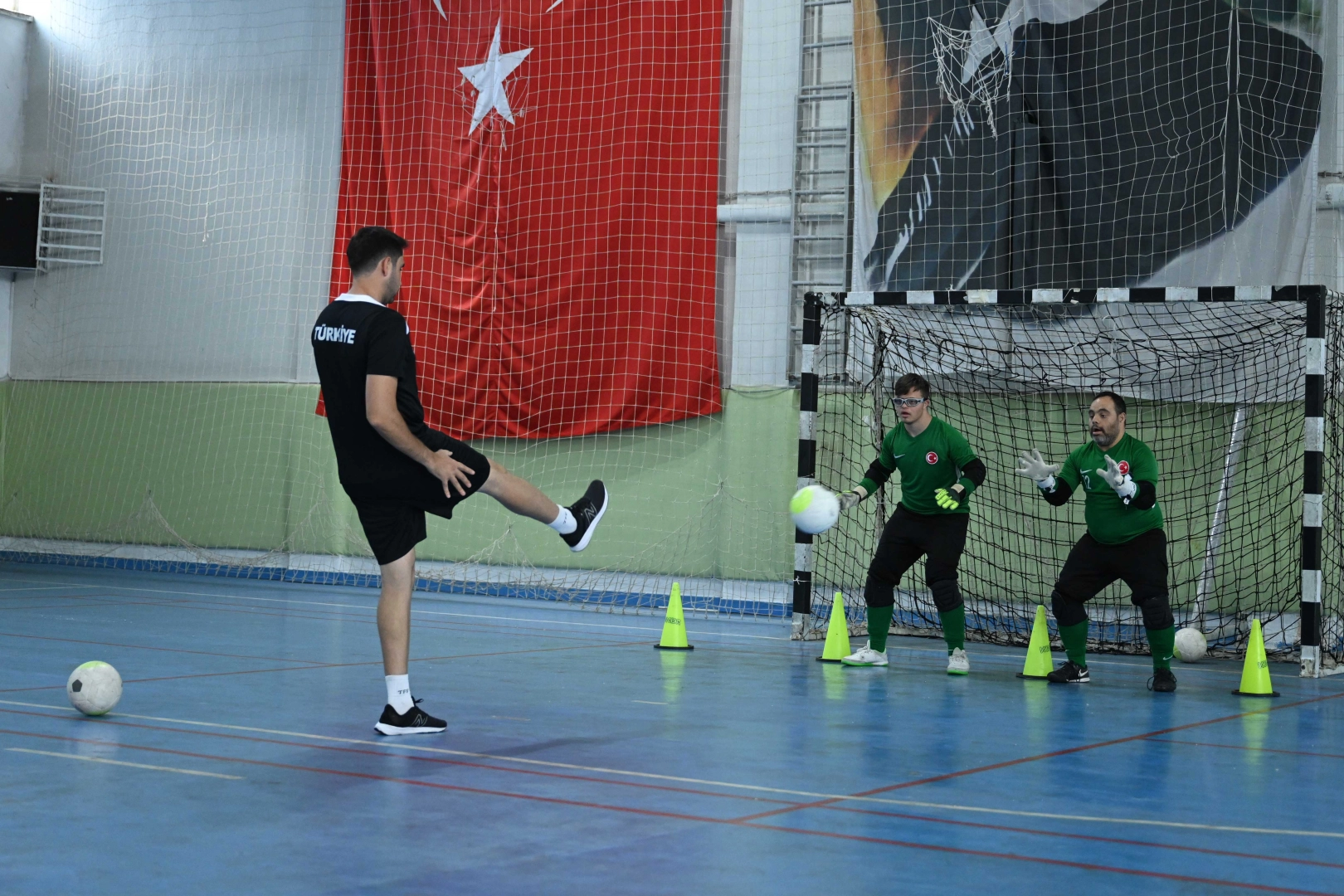 Down Sendromlular Futsal Milli Takımı, Dünya Kupası hazırlıkları kapsamında Konya'da kamp yaptı.