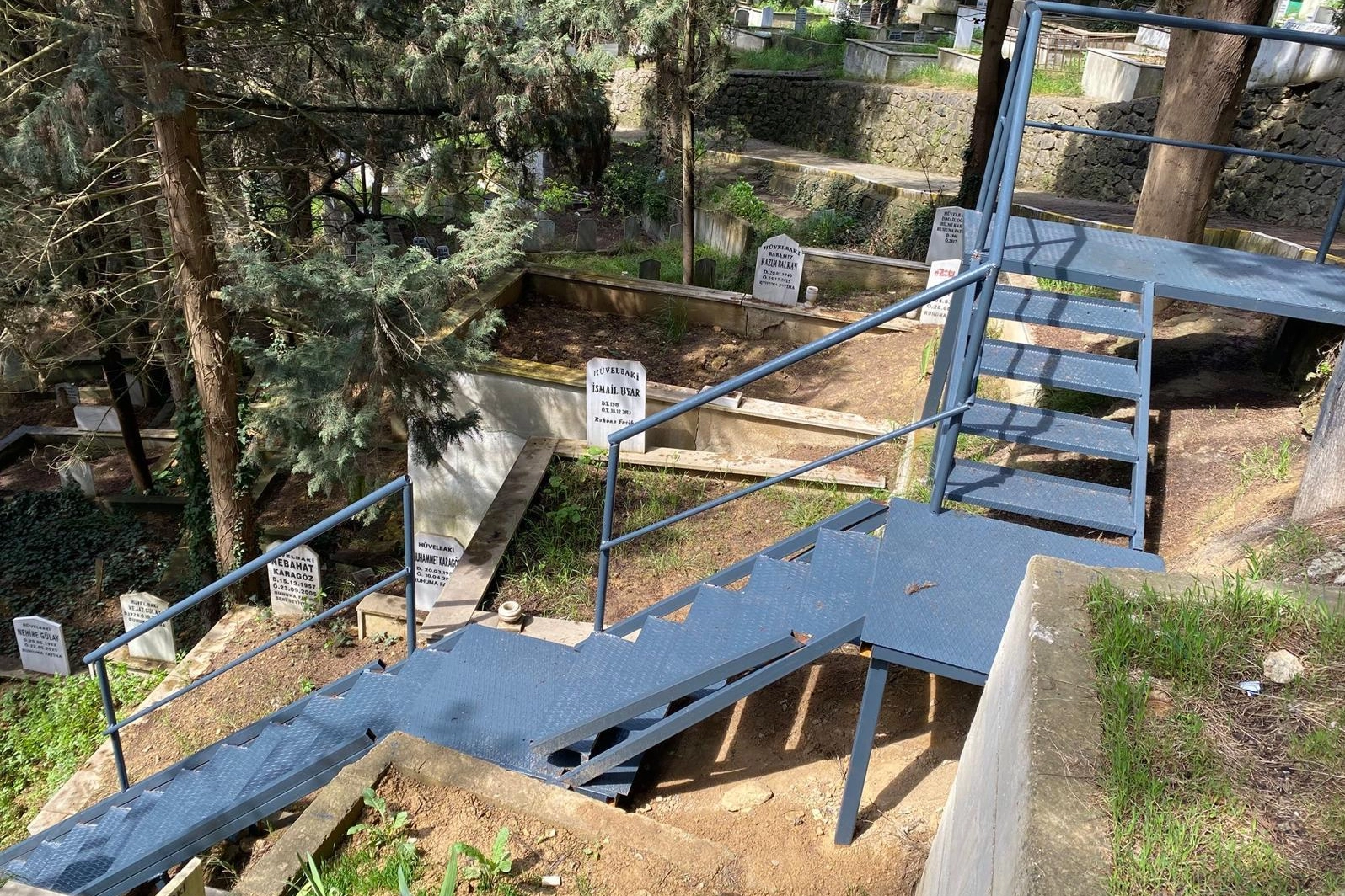 Kocaeli Büyükşehir Belediyesi'nin mezarlıklardaki erişim ve güvenlik düzenlemeleri