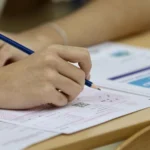 YKS'nin ikinci oturumu olan AYT sınavına giren adaylar