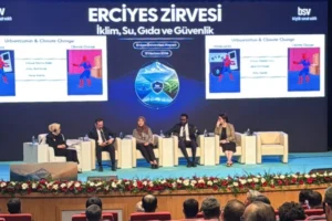 Erciyes Zirvesi'nde iklim, su, gıda ve güvenlik konularında ortak çözüm çağrısı yapıldı.