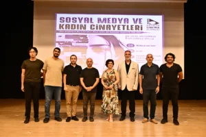 Antalya'da kadın cinayetlerinin dijital çağdaki yansımalarını ele alan belgesel gösterimi ve söyleşi etkinliği