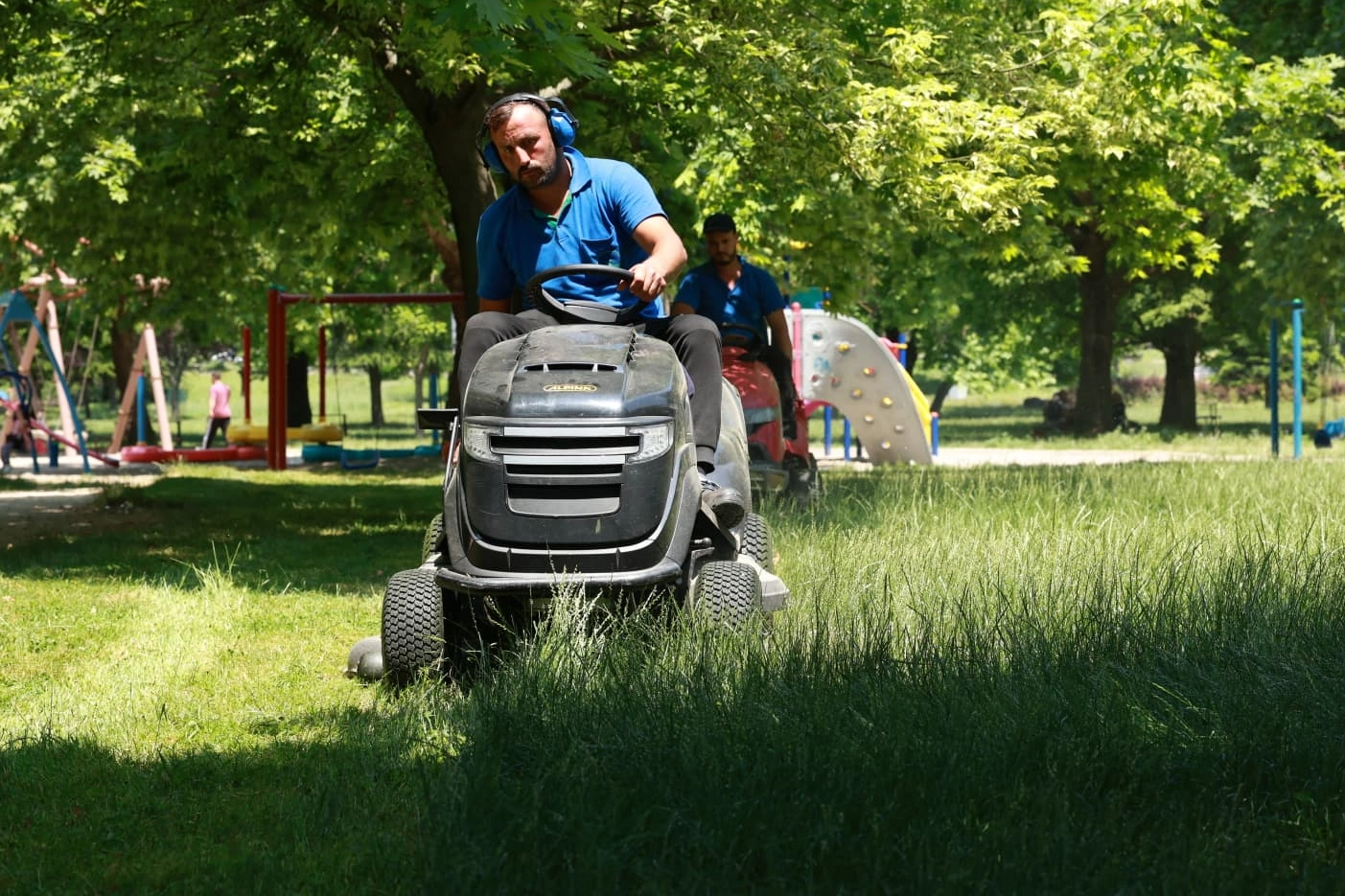 Osmangazi'de park ve bahçelerde yapılan bakım çalışmaları