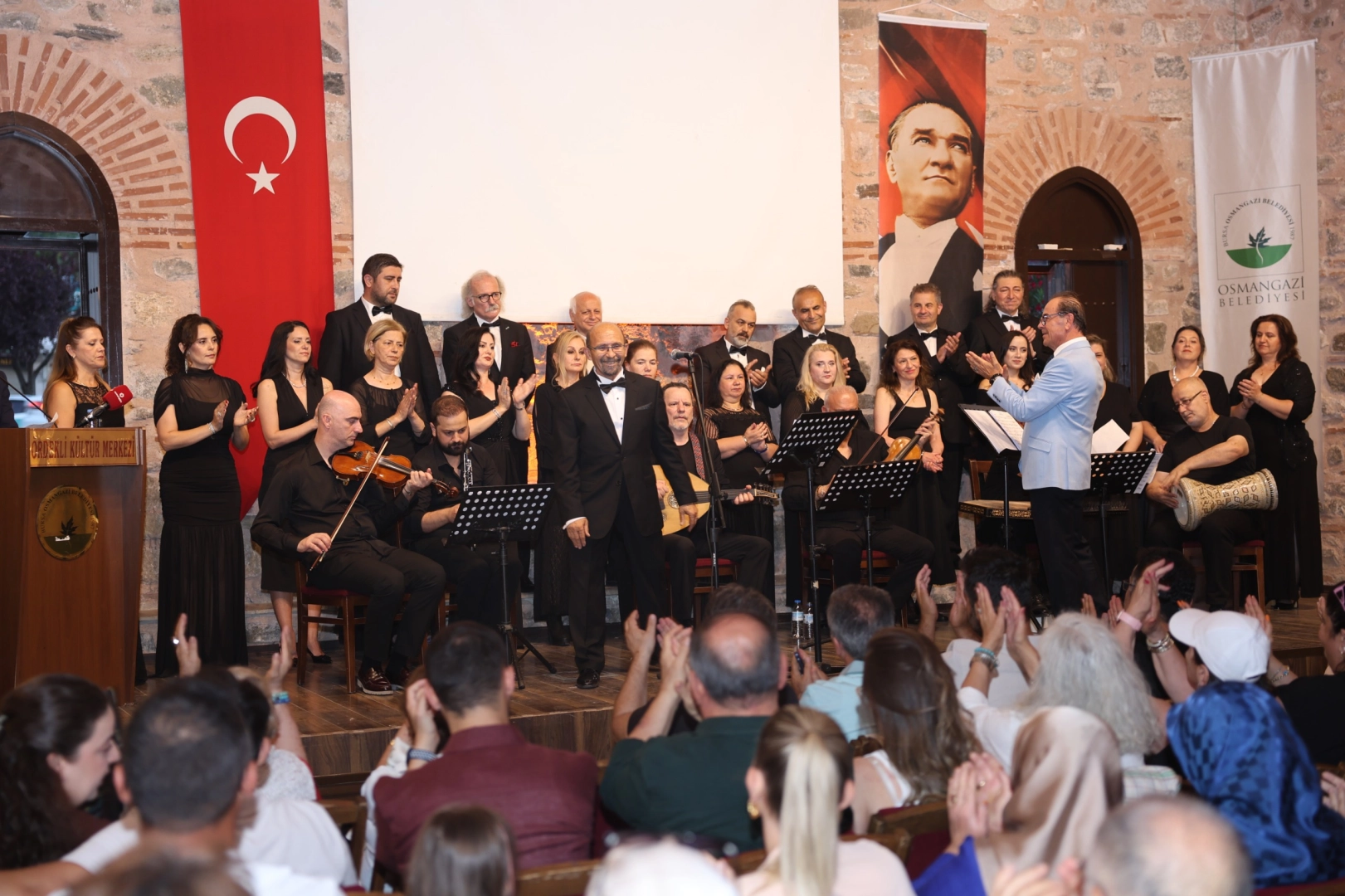 Bursa Osmangazi'de Babalar Günü'ne özel Türk Sanat Müziği konseri