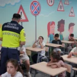 Kocaeli'de binlerce öğrenci Büyükşehir Belediyesi'nin trafik eğitim parkında kuralları öğreniyor
