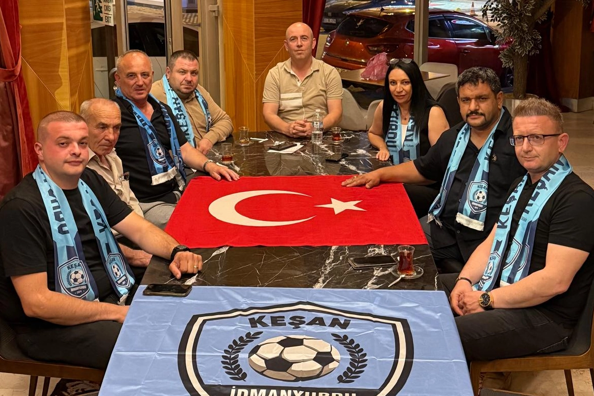 Keşan İdmanyurdu Kulübü futbol takımı oyuncuları ve yönetimi
