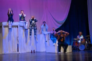 İzmir Şehir Tiyatroları Ordu Uluslararası Çocuk ve Gençlik Tiyatro Festivali'nde 'Don Kişot' oyununu sahneliyor
