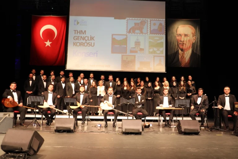 İzmit'te Anadolu ezgileri yankılandı konseri