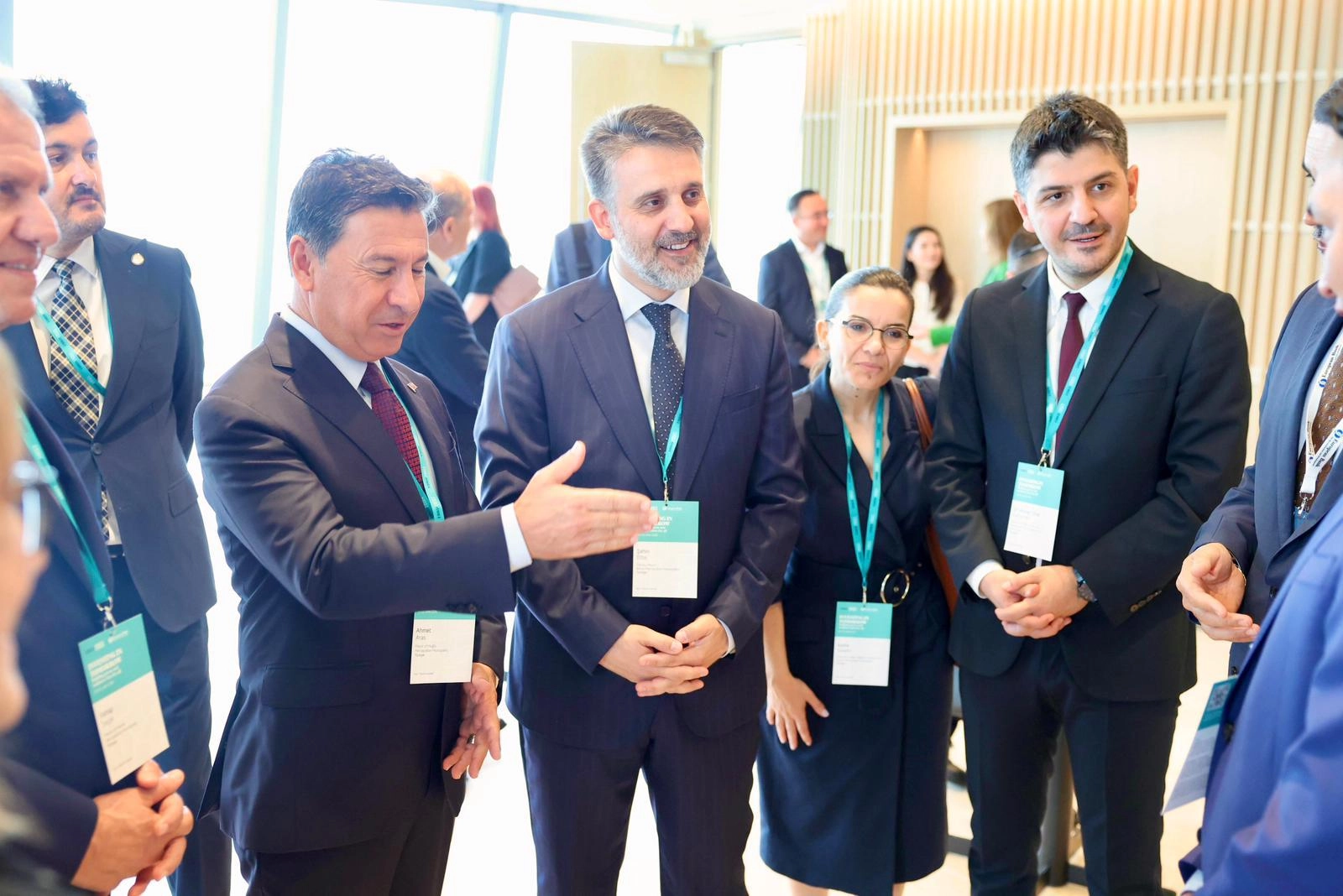 Bursa Büyükşehir Belediyesi Başkan Vekili Şahin Biba, Londra'da düzenlenen Yeşil Şehirler Belediye Başkanları Toplantısı'nda