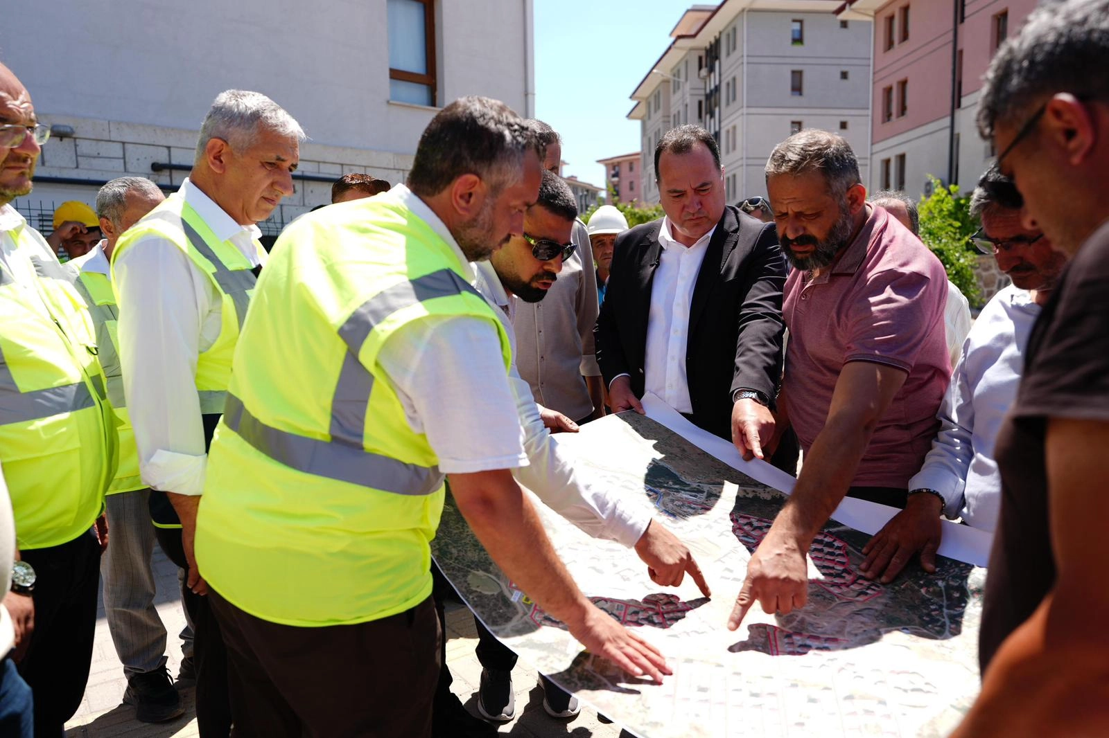Manisa Akgedik TOKİ bölgesinde MASKİ tarafından yenilenen içme suyu hattı çalışması