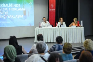 Bornova Belediyesi tarafından düzenlenen horlama ve uyku apnesi konulu panelden genel görünüm