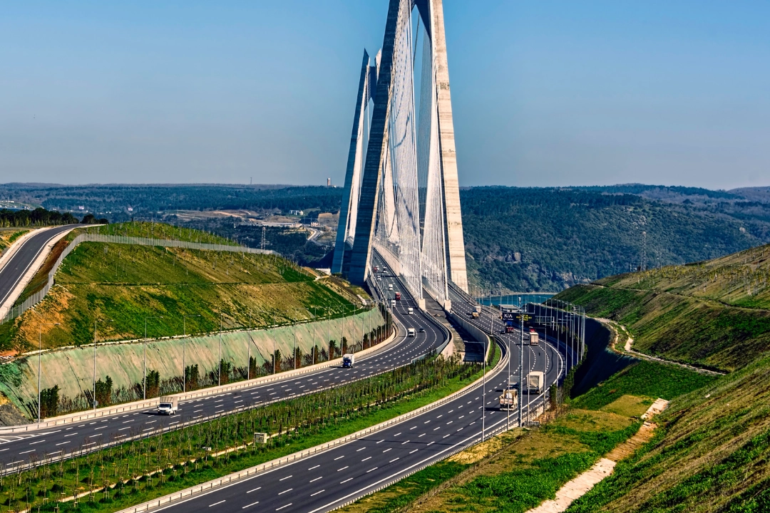 Yavuz Sultan Selim Köprüsü sürücüleri yol hipnozu tehlikesine karşı uyarıyor