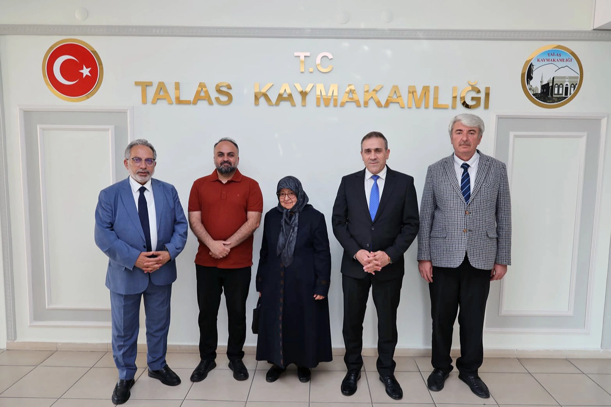 Talas'ta hayırsever desteğiyle inşa edilecek Aliye - Osman Hilmi Kalpaklıoğlu Camii'nin yapım protokolü imzalandı.