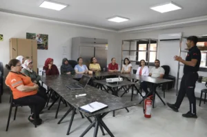 Mersin'de kadınlara yangın güvenliği eğitimi veriliyor
