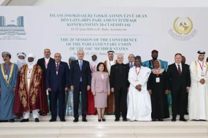 TBMM Başkanı Numan Kurtulmuş, Bakü'deki İSİPAB Zirvesi'nde parlamento başkanlarıyla görüşüyor