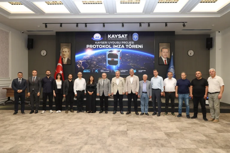 Kayseri Melikgazi Belediyesi ve Erciyes Üniversitesi iş birliğiyle geliştirilen milli meteoroloji uydusu KAY-SAT projesi.