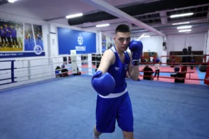 Kocaeli Kağıtsporlu boksörler Alpaslan Çoban ve Sudenaz Aydemir ringde başarıları ile öne çıkıyor.