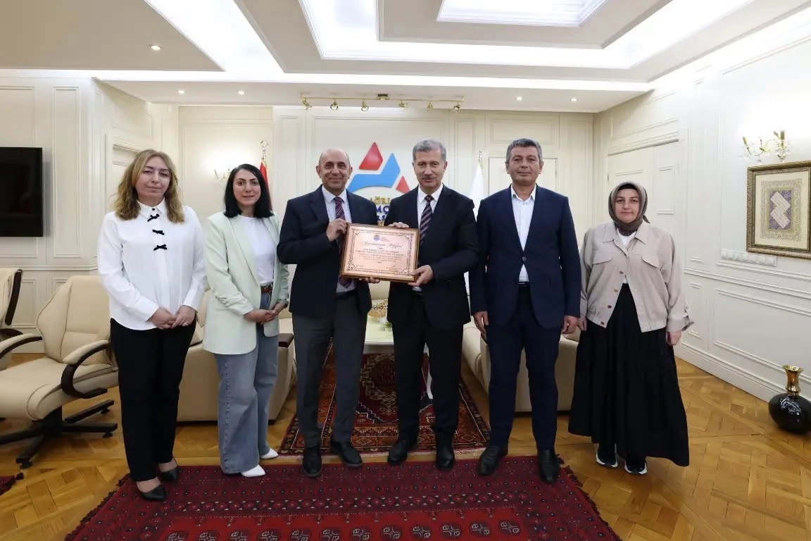 Ağrı İbrahim Çeçen Üniversitesi Gastronomi ve Mutfak Sanatları Lisans Programı TURAK akreditasyon belgesi ile ödüllendirildi.
