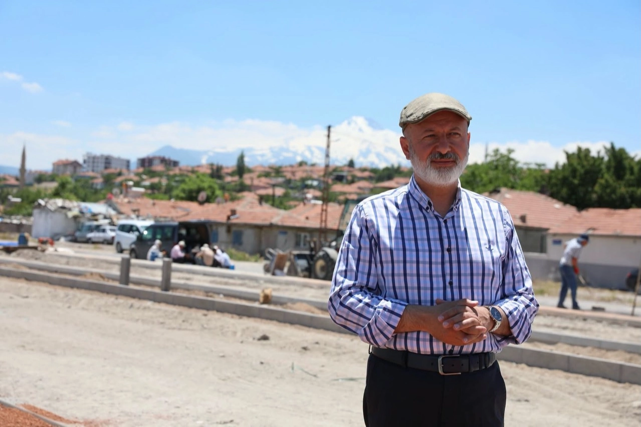 Kayseri Kocasinan Yenidoğan Mahallesi'nde yapımı devam eden 35 bin metrekarelik yeni park alanı genel görünümü