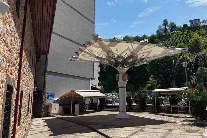 Rize Çayeli Hacıbaşı Camii'ne uygulanan Ekaldes ters şemsiye sistemi
