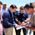 Karatay Belediye Başkanı Hasan Kılca, yayla yollarındaki parke çalışmalarını inceliyor