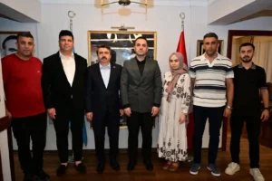 Yıldırım Belediye Başkanı Oktay Yılmaz'ın Ülkü Ocakları Bursa İl Başkanı Nurtaç Usta'yı ziyareti