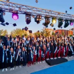 Keşan TSO MTAL mezuniyet töreninde keplerini havaya fırlatan öğrenciler