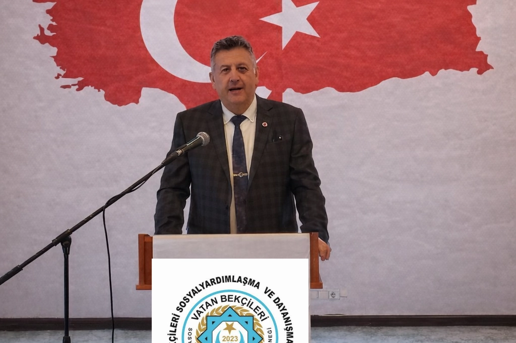 Vatan Bekçileri Derneği Genel Başkanı Abdülkadir Durgut, mezuniyet törenlerinin ailelere yük olmaması için MEB'e çağrıda bulundu.